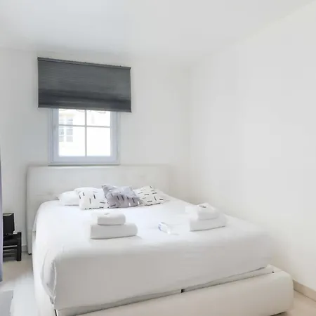 Fully Equipped Modern Cocoon Heart Of Marais Paris