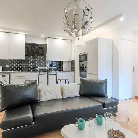 Fully Equipped Modern Cocoon Heart Of Marais Apartment Paris
